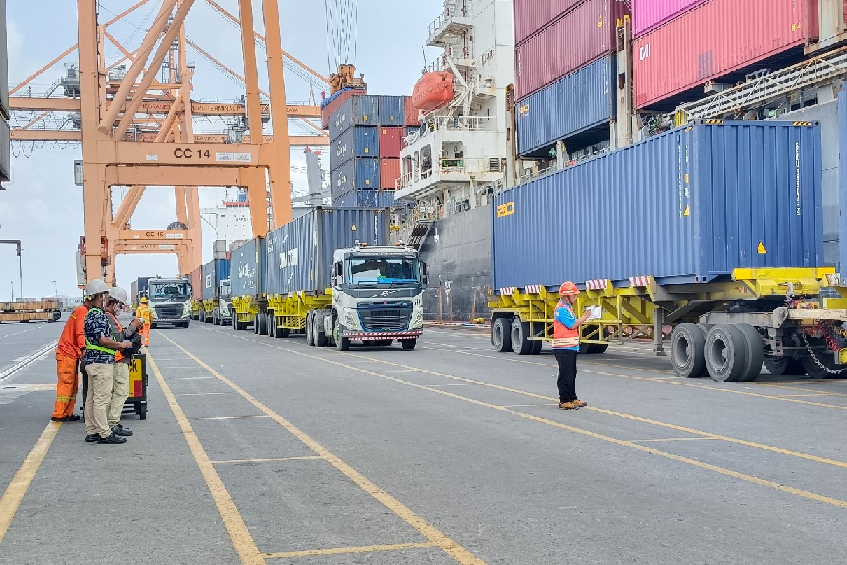 Kondisi Pelabuhan Tanjung Perak Normal Usai Kedatangan Kontainer Cengkeh Suspek&nbsp; Cs-137