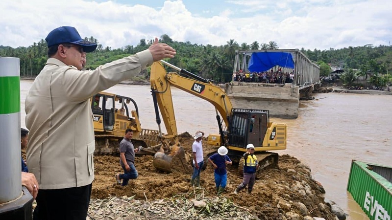 Tinjau Pengerjaan Jembatan Bailey Teupin Mane Bireuen Aceh, Prabowo Tegaskan Pemerintah Mengerahkan Seluruh Kemampuan