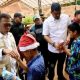 Gubernur Sumut Bobby Nasution Bagikan Kado Natal di Posko Pengungsian