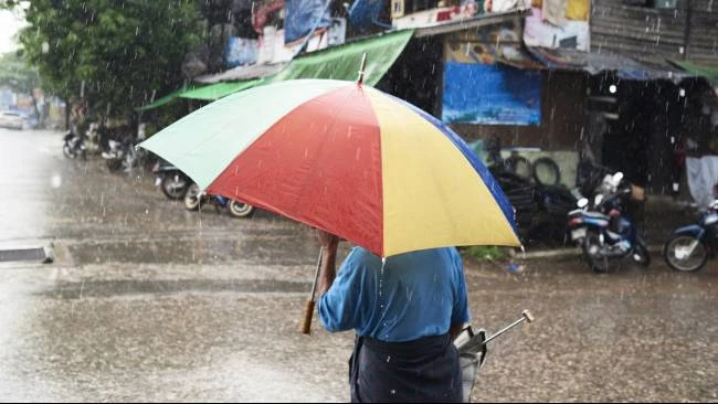 Cuaca Jakarta 8 Januari 2026 : Hujan Ringan Diprediksi Turun
