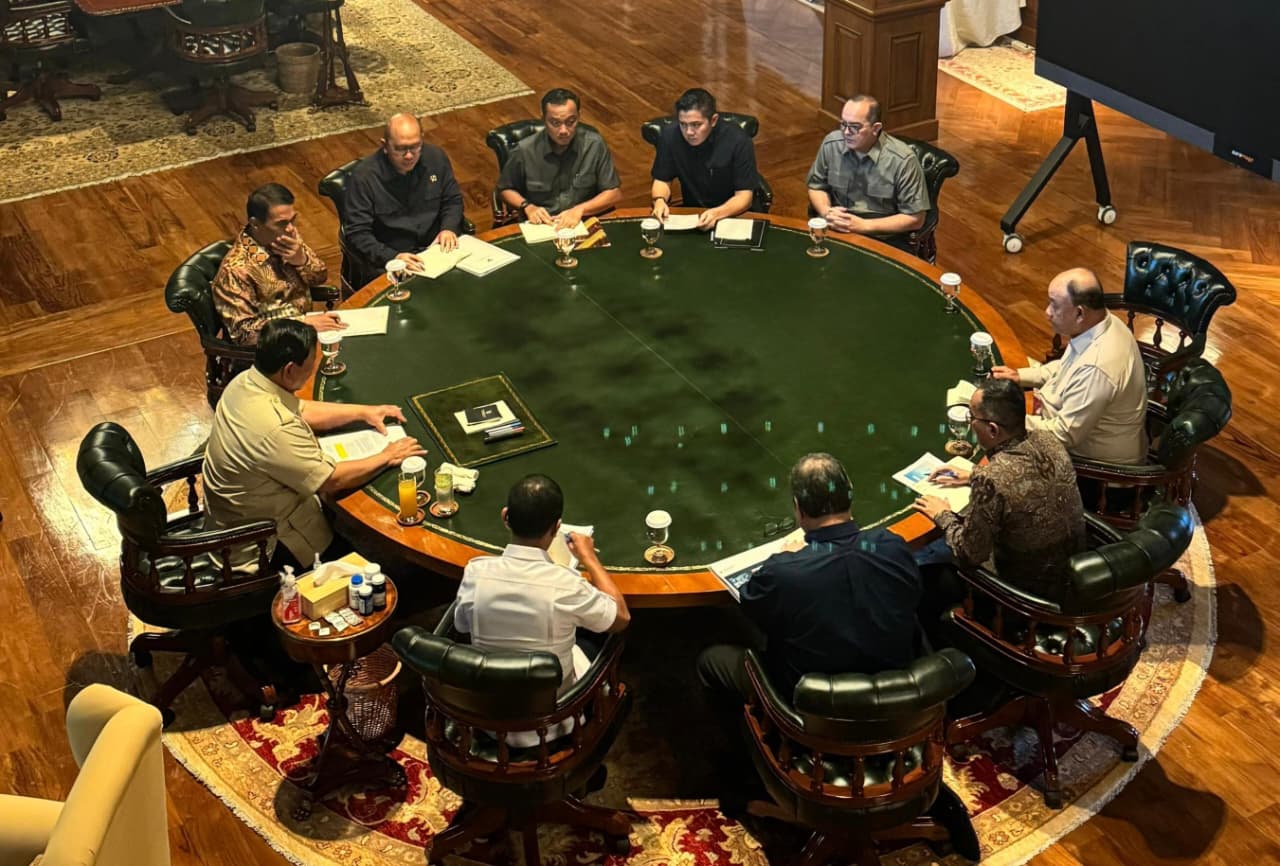 Gelar Rapat Terbatas di Hambalang, Prabowo Bahas Penguatan Industri dan Hilirisasi