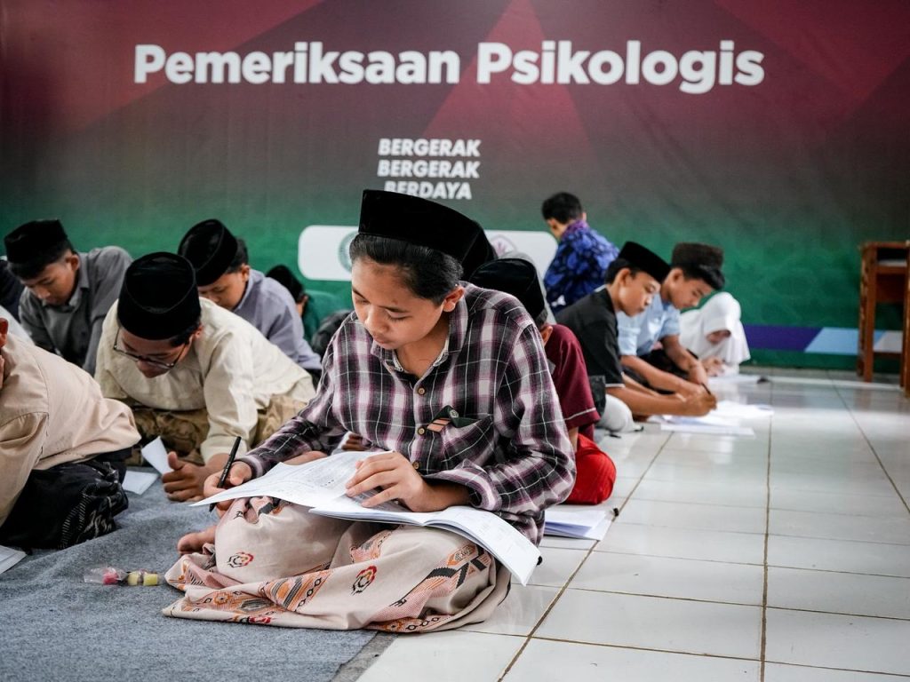 Kemenko PM Dorong Pesantren Bertransformasi Menjadi Pintu Gerbang Dunia Kerja bagi Para Santri