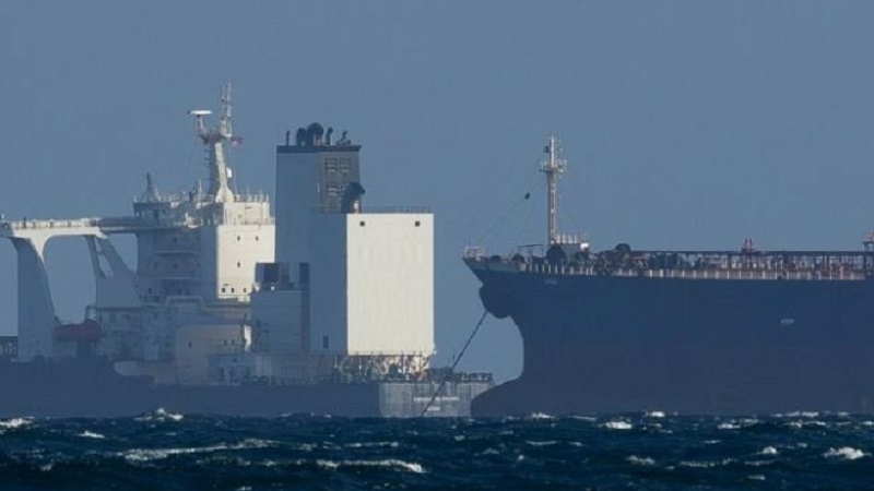 Malaysia Sita Minyak Mentah Senilai US$129,9 Juta dari Kapal Tanker di Lepas Pantai Penang