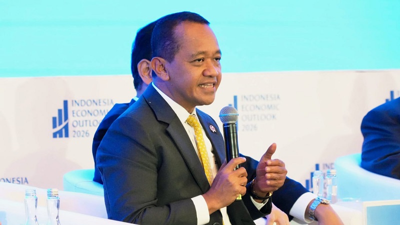 Menteri Energi dan Sumber Daya Mineral (ESDM) Bahlil Lahadalia, ekspor barang mentah harus digantikan dengan komoditas hasil industri hilirisasi dalam negeri demi memperkuat posisi ekonomi Indonesia