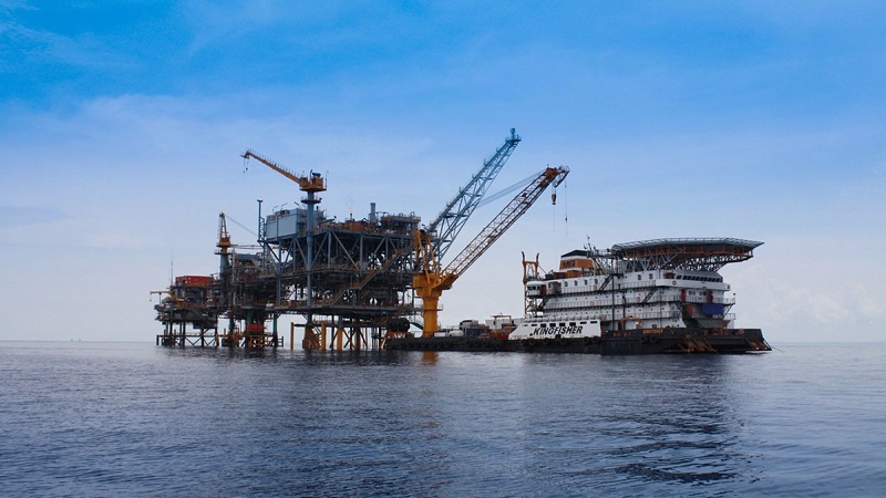 Pemerintah menetapkan rata-rata harga minyak mentah Indonesia atau Indonesian Crude Price (ICP) pada Februari 2026 sebesar USD68,79 per barel, naik USD4,38 dibandingkan Januari 2026 yang tercatat USD64,41 per barel. 