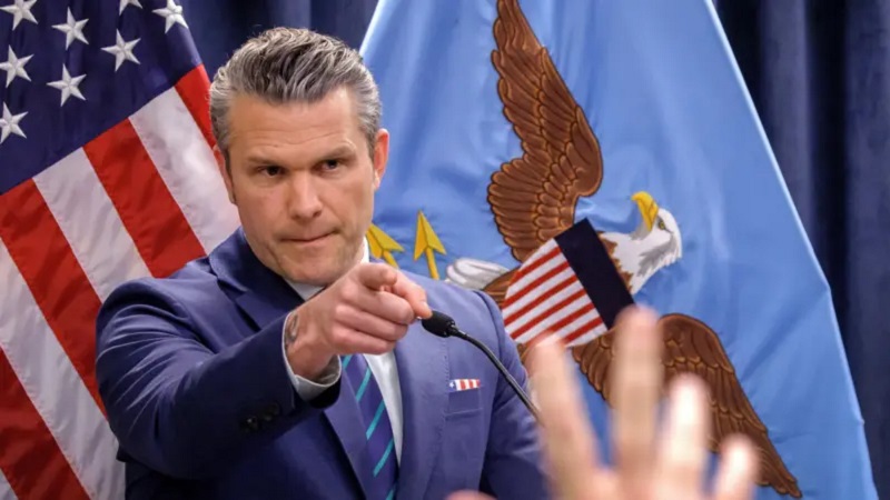 Menteri Pertahanan Amerika Serikat Pete Hegseth pada acara konferensi pers tentang perkembangan perang Amerika bersama Israel melawan Iran di Kantor Pentagon, Jumat (13/3/2026). (Ist)