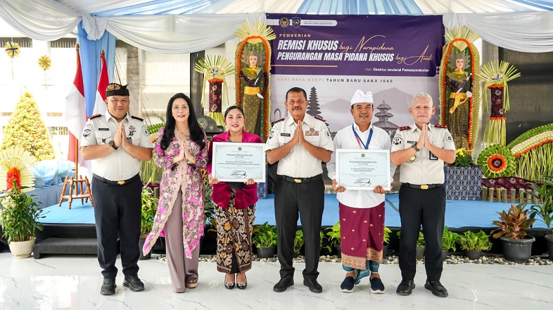 Pada momen perayaan Hari Raya Nyepi Tahun Baru Saka 1948, Kamis (19/3/2026), Pemerintah melalui Direktorat Jenderal Pemasyarakatan (Ditjenpas) memberikan Remisi Khusus (RK) Nyepi kepada 1.506 Narapidana serta Pengurangan Masa Pidana Khusus (PMPK) Nyepi kepada 9 Anak Binaan beragama Hindu. (Info-pas)