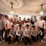 Ketua Umum Pengurus Besar Wushu Indonesia (PB WI) Airlangga Hartarto saat menerima Timnas Wushu Junior Indonesia dalam acara Gelar Griya Idul Fitri 1447 di Komplek Perumahan Menteri Widya Chandra, Jakarta Selatan, Sabtu (21/3/2026).