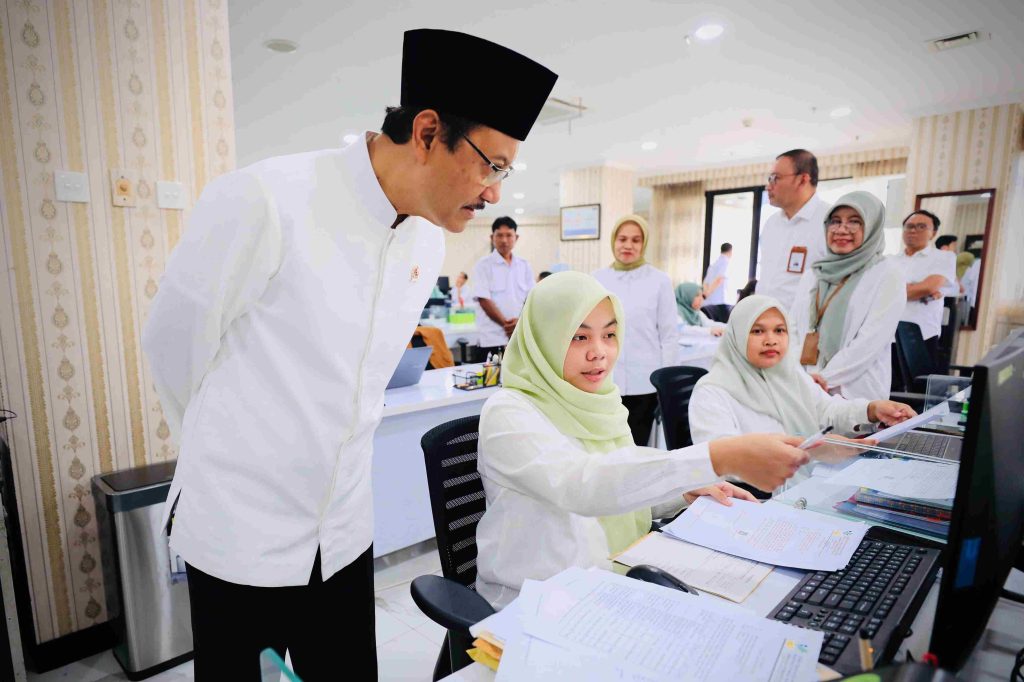Menteri Sosial (Mensos) Saifullah Yusuf (Gus Ipul) melakukan inspeksi mendadak (sidak) pada hari pertama bekerja usai cuti bersama Hari Raya Idul Fitri, Rabu (25/3/2026).