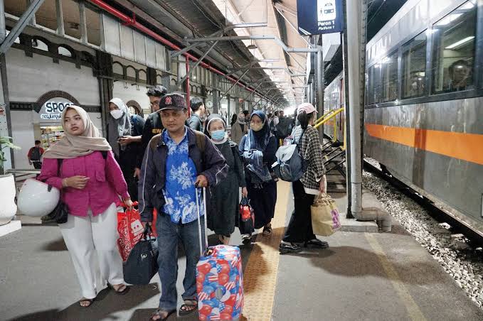Rekor Lebaran 2026, PT Kereta Api Indonesia Jual Lebih dari 4 Juta Tiket