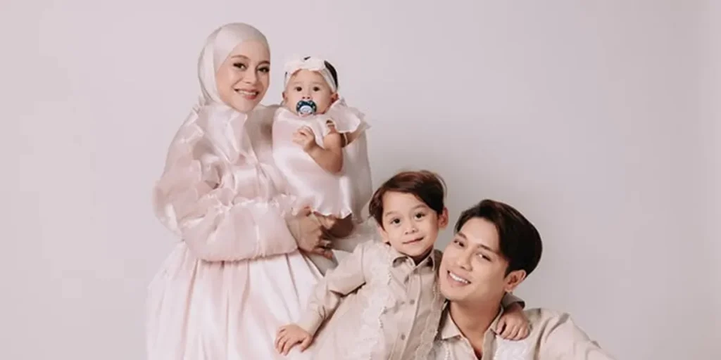 Anak Ketiga Lahir, Lesty Kejora dan Rizky Billar Kini Punya 4 Anak