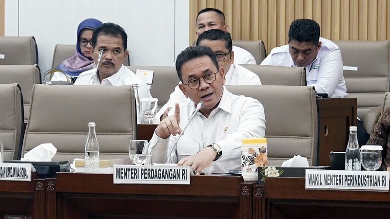Menteri Perdagangan (Mendag) Budi Santoso (Busan) dalam Rapat Kerja (Raker) bersama Komisi VI Dewan Perwakilan Rakyat RI, di Senayan, Jakarta, Rabu, (8/4/2026). (Kemendag)