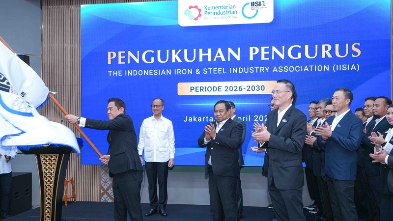 Menteri Perindustrian (Menperin) Agus Gumiwang Kartasasmita (AGK) menghadiri acara pengukuhan pengurus The Indonesian Iron & Steel Industry Association (IISIA) periode 2026–2030 di Jakarta, Jumat (10/4/2026). (Kemenperin)