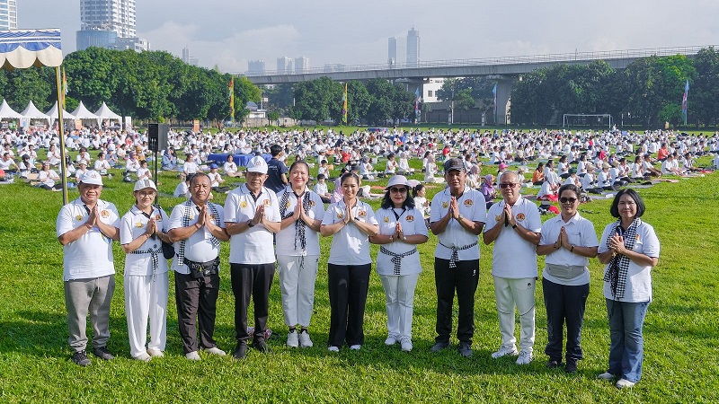 Wakil Menteri Pariwisata (Wamenpar) Ni Luh Puspa menghadiri acara Saka Yoga Festival 2026 di Lapangan Aldiron Pancoran, Sabtu (11/4/2026). (Kemenpar)