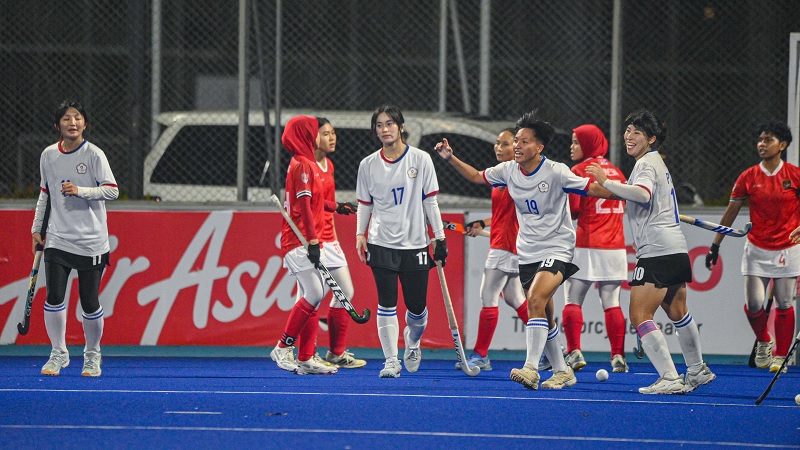 Meskipun sempat unggul namun Timnas Hockey Field Putri Indonesia harus takluk dari Chinese Taipei pada semifinal kualifikasi Asian Games 2026 di Senayan, Jakarta, Selasa (28/4/2026). (PP FHI)