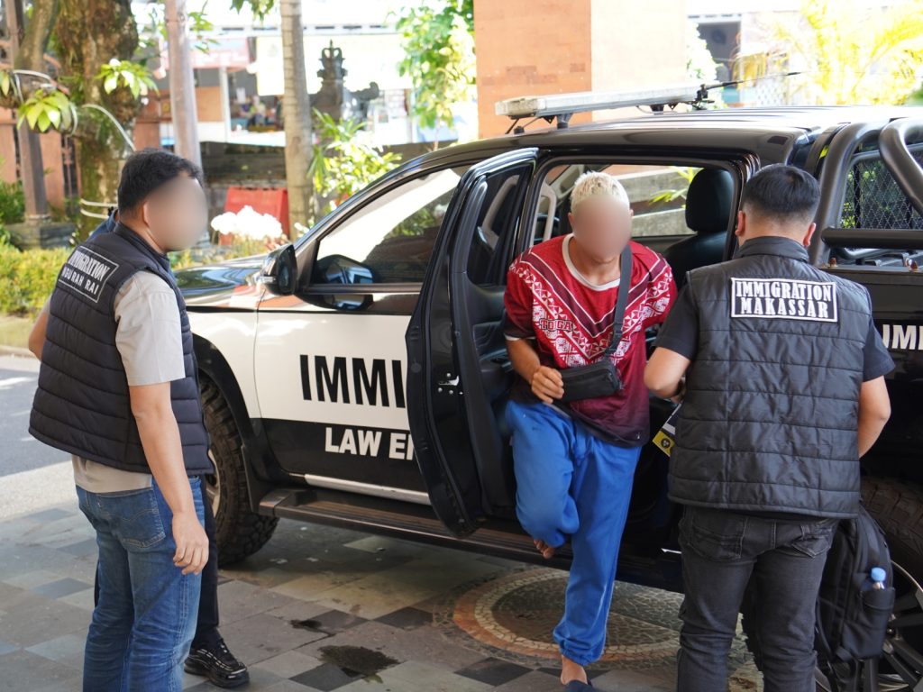 Jaga Aman dan Nyaman Pariwisata Bali, 'Bule' Belgia Berulah dengan Motor Sewa Dideportasi