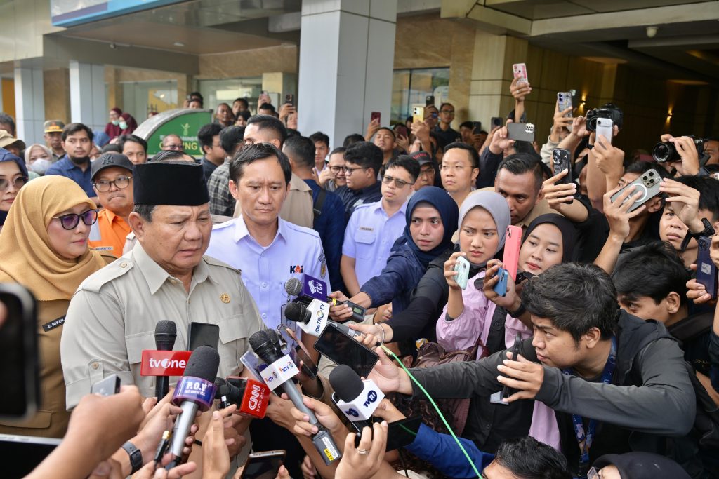 Presiden Prabowo Pastikan Investigasi dan Flyover Segera Dibangun, Usai Jenguk Korban Kecelakaan KA Bekasi