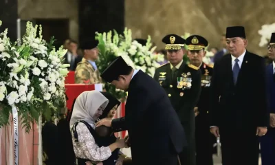 Prabowo Bersama SBY Lepas 3 Jenazah Prajurit yang Gugur di Lebanon di Bandara Soekarno-Hatta