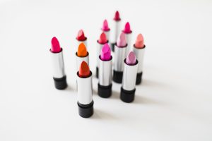 Warna Lipstik untuk Bibir Hitam