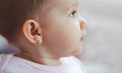 Jangan Asal Pilih! Ini 6 Tips Memilih Anting untuk Bayi