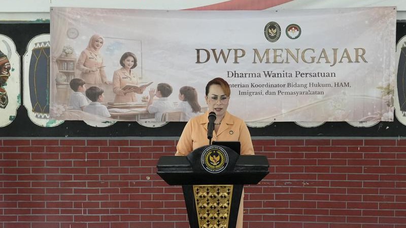 Dalam rangka memperingati Hari Pendidikan Nasional (Hardiknas) 2026, Dharma Wanita Persatuan Kementerian Koordinator Bidang Hukum, HAM, Imigrasi, dan Pemasyarakatan menyelenggarakan kegiatan bertajuk DWP Mengajar dengan tema “Menguatkan Partisipasi Semesta: Mewujudkan Pendidikan Berkualitas” di LPKA Kelas I Tangerang, Sabtu (2/5/2026). (Kemenko Kumham Imipas)