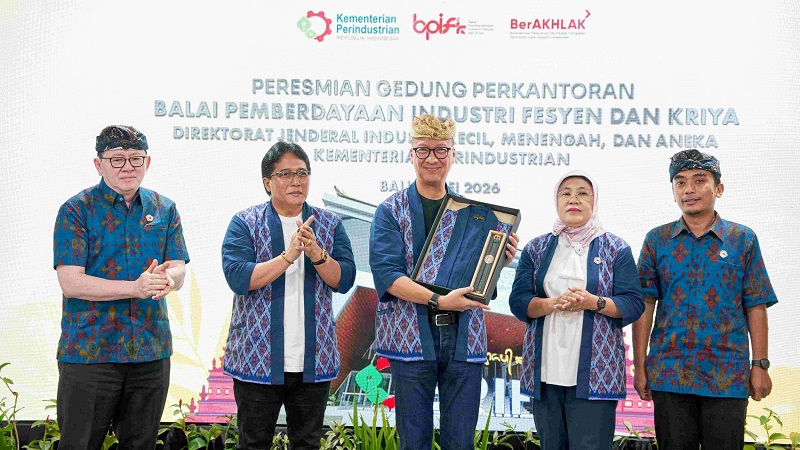 Menteri Perindustrian (Menperin) Agus Gumiwang Kartasasmita meresmikan Gedung Balai Pemberdayaan Industri Fesyen dan Kriya (BPIFK) di Kabupaten Badung, Bali, Jumat (8/5/2026). (Kemenperin)