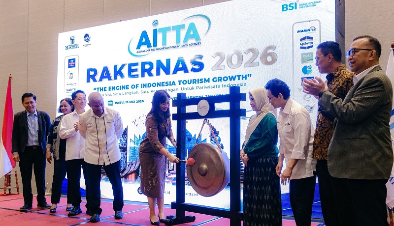 Wakil Menteri Pariwisata (Wamenpar) Ni Luh Puspa membuka secara resmi Rakernas AITTA di HARRIS Vertu Hotel Harmoni, Jakarta, Rabu (13/5/2026). (Kemenpar)