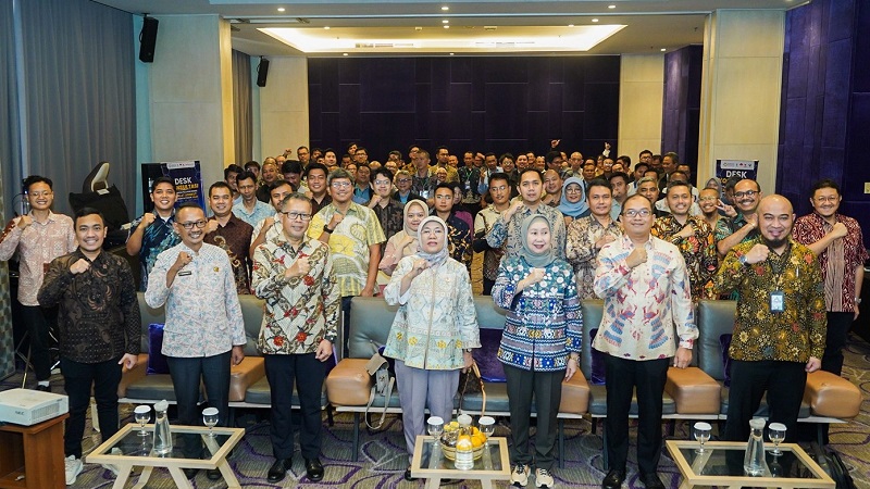 Menteri Perindustrian (Menperin) Agus Gumiwang Kartasasmita mengemukakan, pengembangan ekosistem kendaraan listrik tidak hanya melibatkan industri besar, tetapi juga mendorong partisipasi aktif industri kecil dan menengah (IKM) nasional. (Kemenperin)