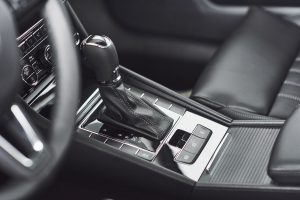 Penyebab Mobil Matic Nyentak