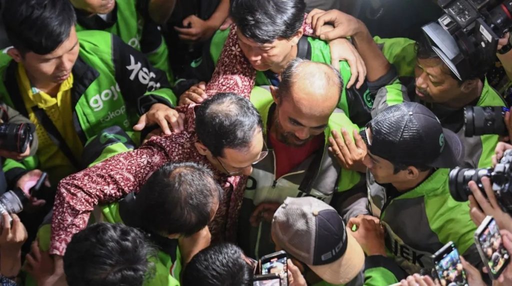 Dituntut 18 Tahun Penjara di Kasus Chromebook, Nadiem Rangkul Ojol Pendukungnya