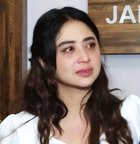 Dewi Perssik Menangis Bahas Polemik dengan Aldi Taher soal Privasi Anak