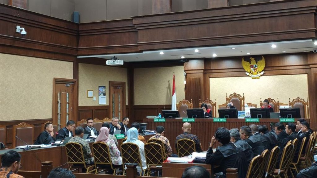 Terdakwa Kasus K3 Kemnaker Menangis di Sidang, Akui Menyesal Ikuti Perintah Atasan