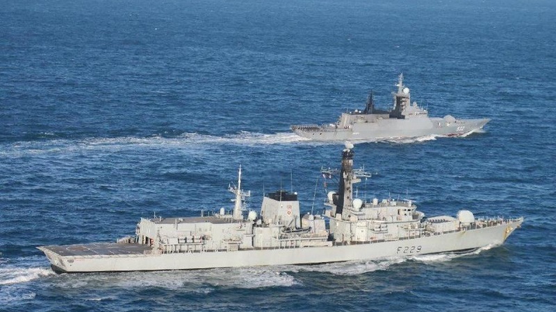 Kapal Angkatan Laut Inggris membayangi dengan ketat kapal perang Rusia yang memasuki Selat Inggris sehingga menimbulkan ketegangan di kawasan itu. (Ist)