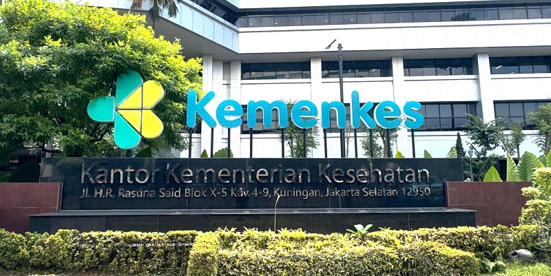 Kementerian Kesehatan (Kemenkes) mengumumkan Sebuah klinik kecantikan ilegal di Bali resmi ditutup oleh Pemerintah Daerah setempat setelah terbukti menyelenggarakan layanan estetika medis tanpa izin dan mempekerjakan tenaga medis warga negara asing (WNA) secara ilegal. (Kemenkes)