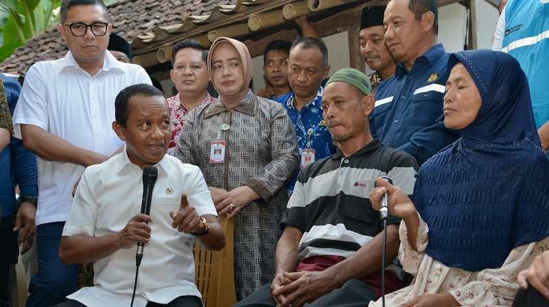 Menteri Energi dan Sumber Daya Mineral (ESDM) Bahlil Lahadalia meminta PT PLN (Persero) segera mengambil langkah mitigasi yang terukur dan komprehensif agar kejadian pemadam listrik berulang  tidak kembali terjadi. (Kementerian ESDM)