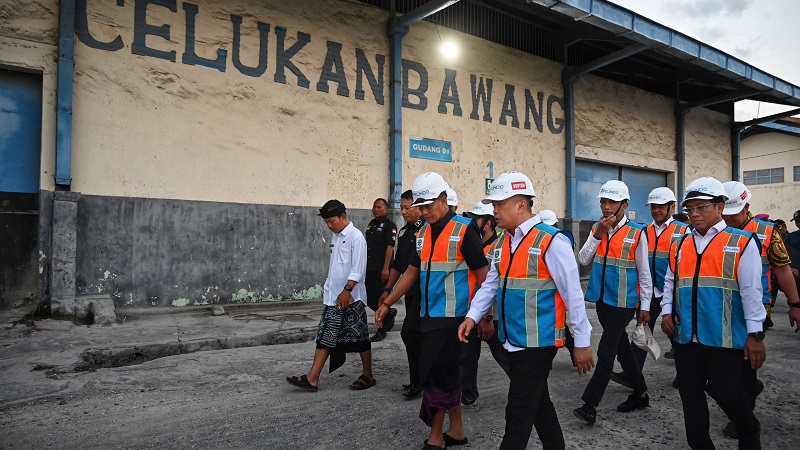 Menteri Perhubungan (Menhub) Dudy Purwagandhi meninjau Pelabuhan Celukan Bawang, di Kabupaten Buleleng, Bali, Kamis (9/7/2026). (Kemenhub)