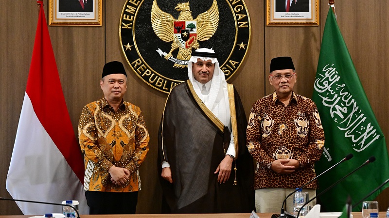 Menteri Perhubungan Dudy Purwagandhi bertemu Menteri Transportasi dan Logistik Arab Saudi Saleh bin Nasser Al-Jasser di Kantor Kementerian Perhubungan, Jakarta, Senin (13/7/2026). (Kemenhub)