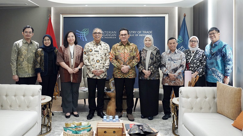 enteri Perdagangan, Budi Santoso menerima audiensi Duta Besar RI Hanoi, Adam Mulawarman Tugio di Kantor Kementerian Perdagangan, Jakarta, Kamis (16 Jul).