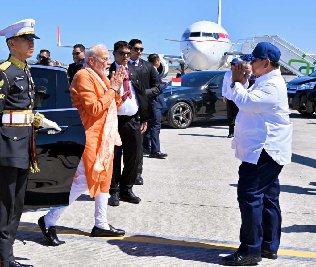 Tiba di Candi Prambanan Yogyakarta, Presiden Prabowo Sambut PM Modi