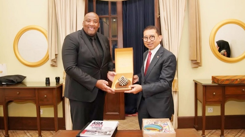 Menteri Kebudayaan (Menbud) RI, Fadli Zon, melakukan pertemuan bilateral dengan Menteri Olahraga, Seni, dan Kebudayaan Afrika Selatan, Gayton McKenzie, di sela-sela XI BRICS Culture Ministers’ Meeting di Bhopal, Madhya Pradesh, India, Jumat (7/8/2026). (Foto: Kemenbud)