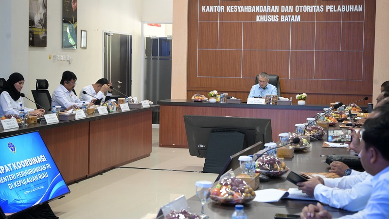 Menteri Perhubungan Dudy Purwagandhi mengumpulkan seluruh unit pelaksana teknis (UPT) Kementerian Perhubungan pada seluruh lingkup kerja Provinsi Kepulauan Riau, di Batam, Senin (24/8). 