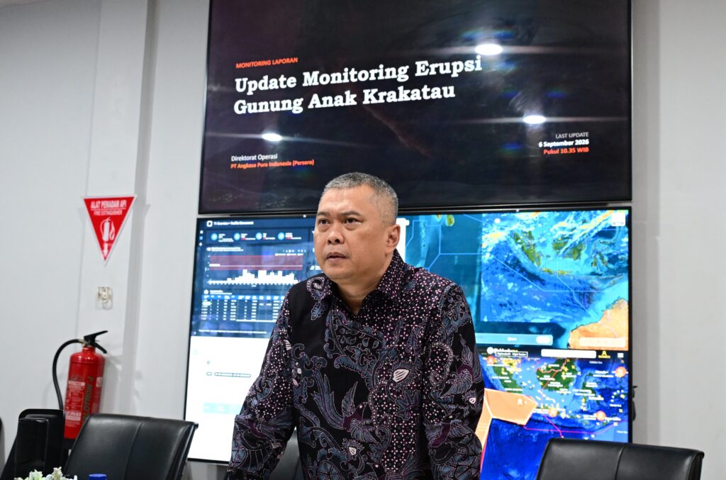 Menteri Perhubungan (Menhub) Dudy Purwagandhi, Kementerian Perhubungan (Kemenhub) terus memantau perkembangan aktivitas dan penyebaran abu vulkanik Gunung Anak Krakatau, beserta dampaknya terhadap ruang udara dan operasional bandar udara. (Foto: Kemenhub)