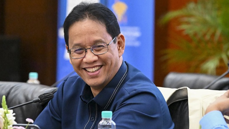 Menteri Keuangan (Menkeu) Purbaya Yudhi Sadewa mengatakan Pemerintah menargetkan ekonomi Indonesia tumbuh 6 persen pada 2027 dengan tetap menjaga stabilitas ekonomi dan kesinambungan fiskal. 