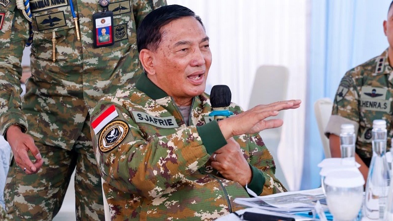Menteri Pertahanan Republik Indonesia (Menhan RI) Sjafrie Sjamsoeddin saat memberikan pengarahan  dalam kunjungan kerja ke Batalyon Infanteri Teritorial Pembangunan (Yonif TP) 878/Galuh Pakuan di Kecamatan Ciampea, Kabupaten Bogor, Jawa Barat, Kamis (10/9/2026). (Foto: Biro Infohan Setjen Kemhan)