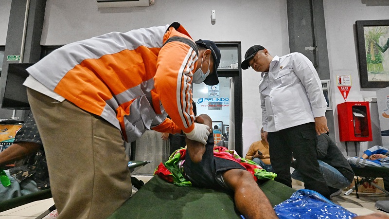 Menteri Perhubungan (Menhub) Dudy Purwagandhi menginstruksikan seluruh jajaran dan pihak terkait untuk memprioritaskan pada pencarian, evakuasi, serta pendataan penumpang KMP Virgo Transport 8 yang mengalami kecelakaan di perairan Laut Jawa, Minggu (13/9/2026) dini hari. (Foto: Kemenhub)
