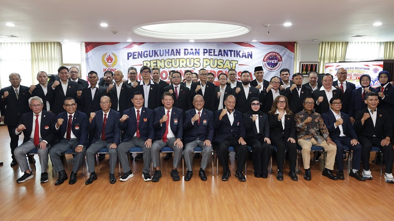 Jajaran Pengurus Pusat Kick Boxing Indonesia (PP KBI) 2026 - 2030 berfoto bersama setelah dilantik KONI Pusat di Jakarta, Rabu (16/9/2026). (Foto: Istimewa)