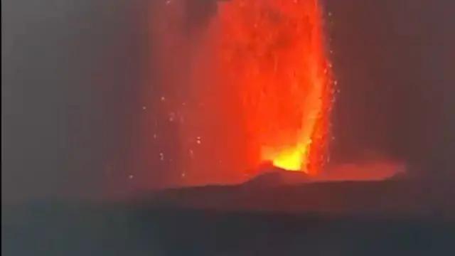 Gunung Anak Krakatau Kembali Erupsi, Puluhan Penerbangan Terdampak
