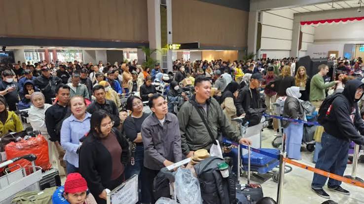 Erupsi Anak Krakatau Picu Penutupan Sementara Bandara Soekarno-Hatta, 209 Penerbangan Dibatalkan